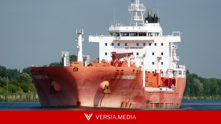 Iran war: Strait of Hormuz tanker strikes raise tensions