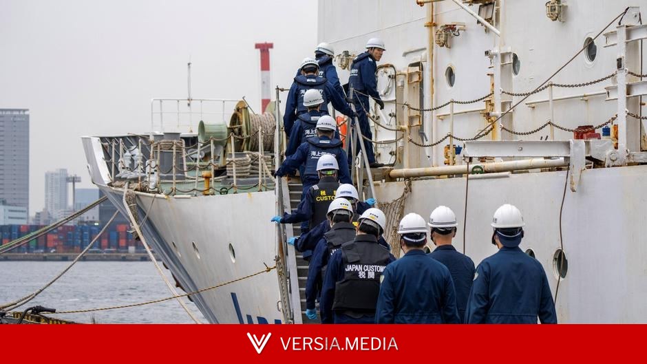 Japan, China coast guards square off near disputed islands