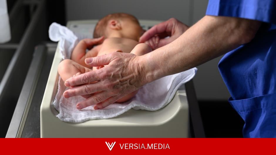 Germany news: Population shrinks for first time since COVID-induced dip in 2020